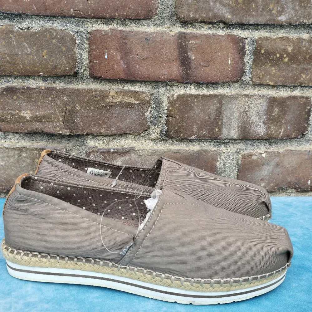 Bobs Skechers Memory Foam Slip On Espadrilles Sz 9.5